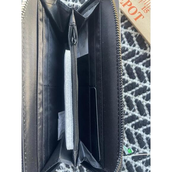 Vera Bradley Vera Signature Zip Around Wallet Black Gray Monogram Stripe Logo NW - Picture 9 of 9